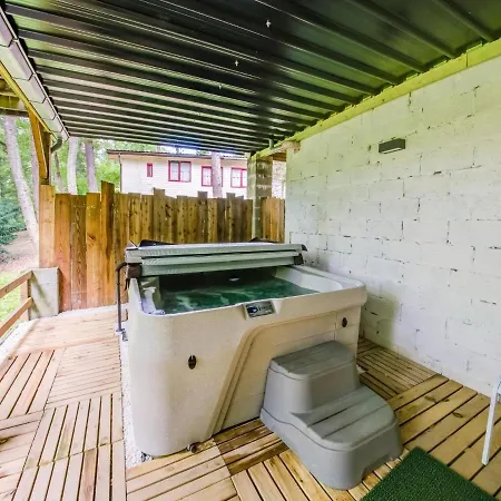 Holiday home Spacious With Sauna And Bubble Bath