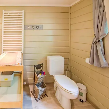 Holiday home Spacious With Sauna And Bubble Bath *