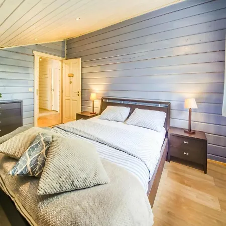 Spacious With Sauna And Bubble Bath Holiday home